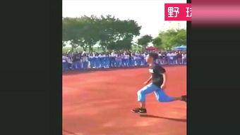 成人踩弹簧高跷视频,成人踩踏表演惊险瞬间