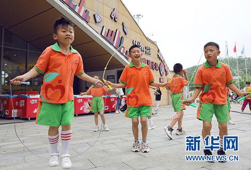 跳绳视频模板成人版,健康生活——成人跳绳运动新风尚